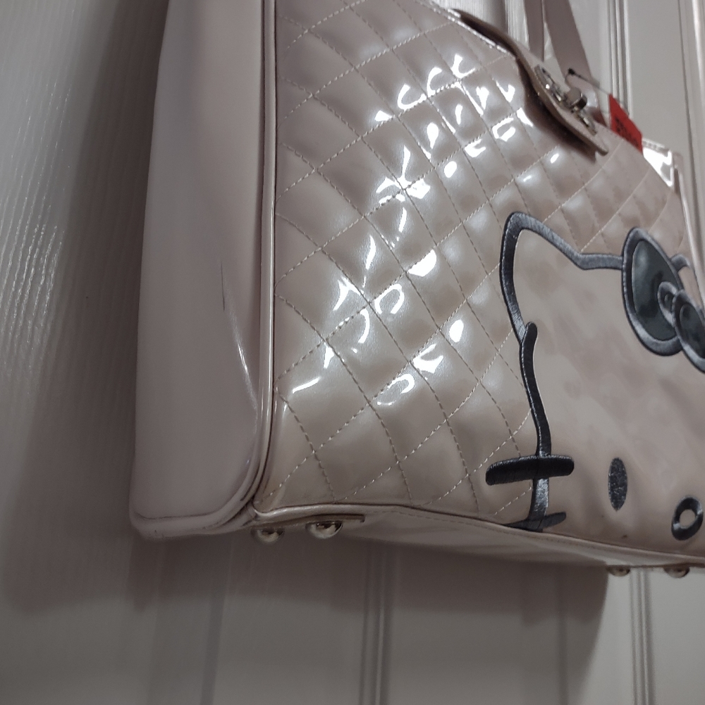 Hello Kitty Quilted Look Peal/white Color NWT - Picture 6 of 16